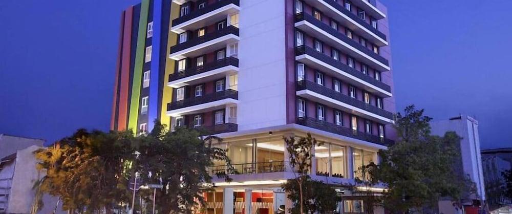 Amaris Hotel Embong Malang - Surabaya Esterno foto